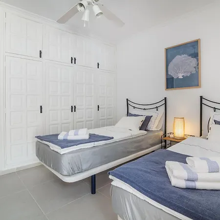 Apartment Caramello - Ac, Cliffs & Ocean View, Fibre Net, Garage, Tv Channels