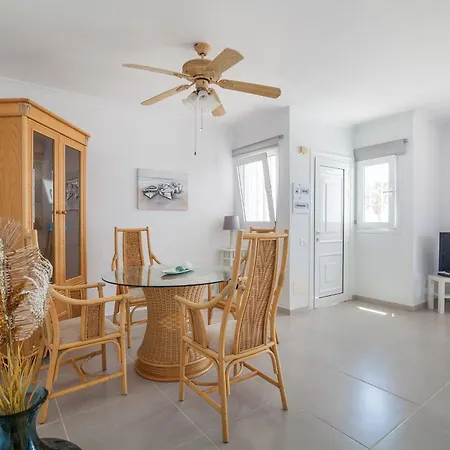 Apartment Caramello - Ac, Cliffs & Ocean View, Fibre Net, Garage, Tv Channels